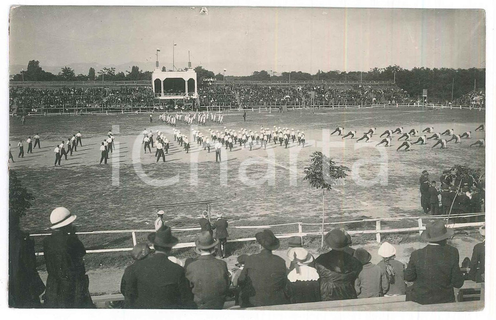 Fotografia d epoca originale 1925 ca SPORT GINNASTICA  SOFIA BULGARIA  Esibizione allo stadio Foto 14x9 1