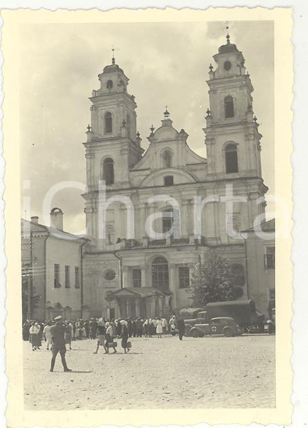 Fotografia d epoca originale 1940ca WW2 MINSK Cattedrale Santa Vergine con soldati tedeschi REAL PHOTO cm 9X6 1