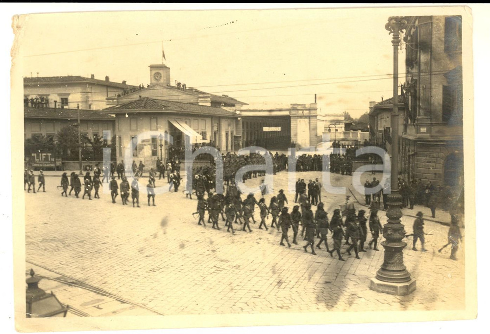 Fotografia d epoca originale 1921 FIRENZE Parata militare per  VI centenario morte di Dante Foto DANNEGGIATA 1