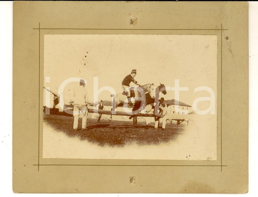 Fotografia d epoca originale 1898 IPPICA SACILE PN Cavalli in allenamento per il salto a ostacoli  Foto 1