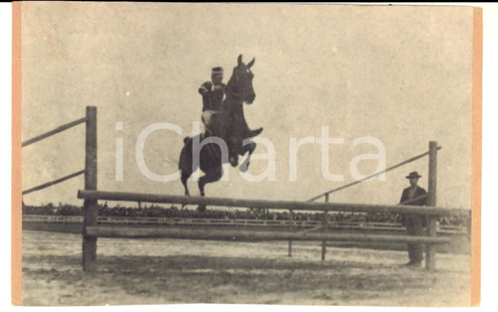 Fotografia d epoca originale 1900 ca TORINO ? IPPICA Cavallo al salto di un ostacolo  Foto VINTAGE 17x10 1