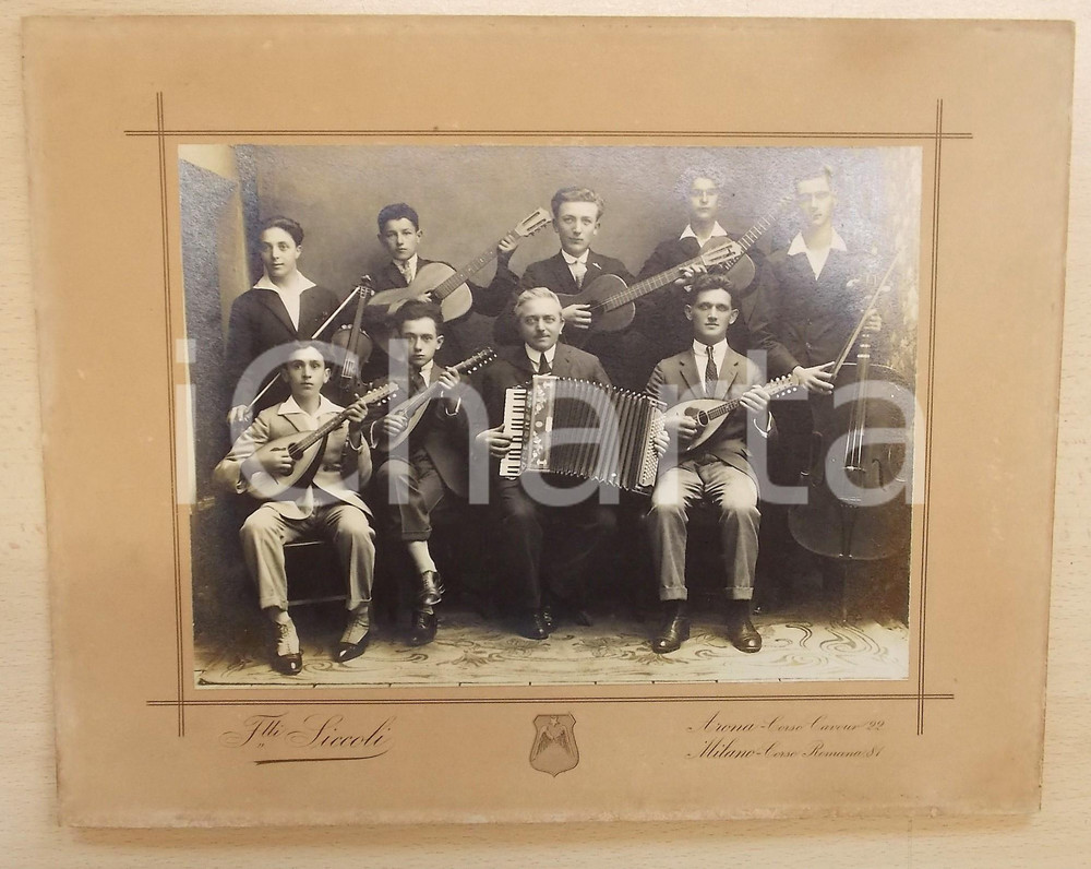 Fotografia d epoca originale 1930 ca ARONA Orchestrina con chitarra, fisarmonica e archi  Foto SICCOLI RARA 1