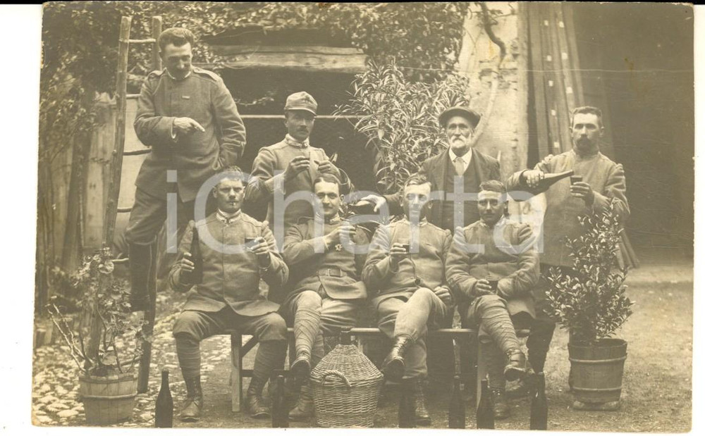 Fotografia d epoca originale 1917 WW1 SALE AL Ufficiali al brindisi  La piÃ¹ grande sbornia Foto CURIOSA 1