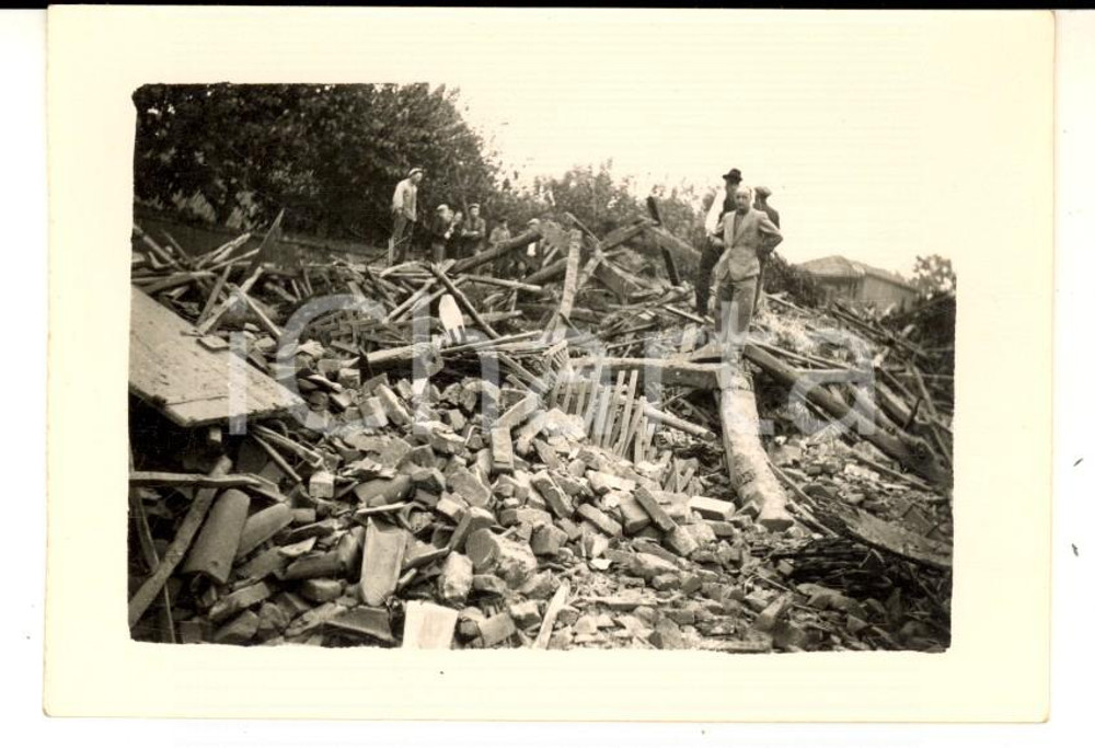 Fotografia d epoca originale 1944 WW2 AREA DI ALESSANDRIA Le macerie di un bombardamento Foto ANIMATA 10x7 1