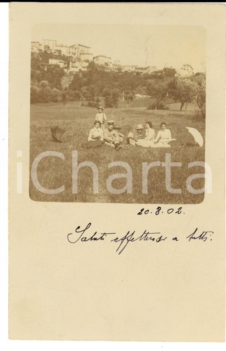 Fotografia d epoca originale 1902 AREA DI PAVIA Famiglia durante una gita in campagna Foto cartolina VINTAGE 1