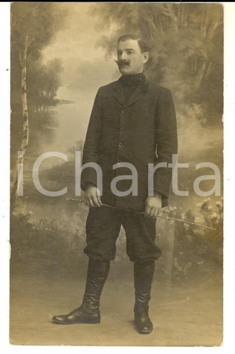 Fotografia d epoca originale 1920 ca MILANO Ritratto di un maestro con la bacchetta Foto cartolina VINTAGE 1