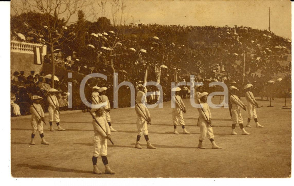 Fotografia d epoca originale 1910 ca UNGHERIA / HUNGARY Bambini durante un saggio di ginnastica Foto RARA 1