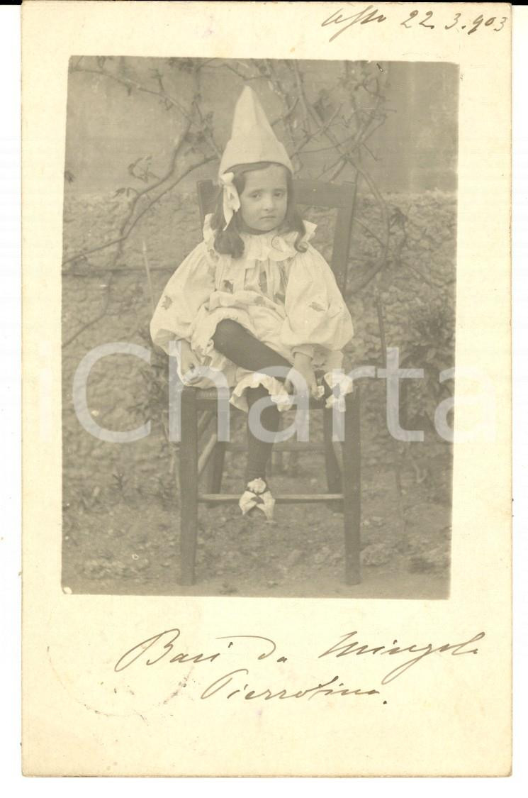 Fotografia d epoca originale 1903 ASSO TN Ritratto bambina in costume da Pierrot  Foto cartolina CURIOSA 1
