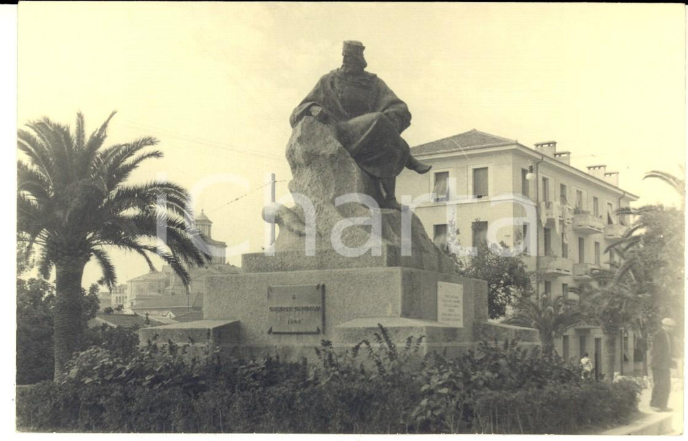 Fotografia d epoca originale 1930 ca IMPERIA Piazza Roma  Il monumento a Giuseppe Garibaldi  Foto cartolina 1