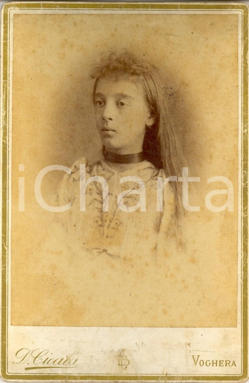 Fotografia d epoca originale 1880 ca VOGHERA Ritratto di adolescente dai capelli lunghi Foto Davide CICALA 1