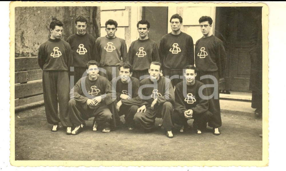 Fotografia d epoca originale 1930 ca ITALIA Una squadra giovanile di ginnastica Foto cartolina RARA 1
