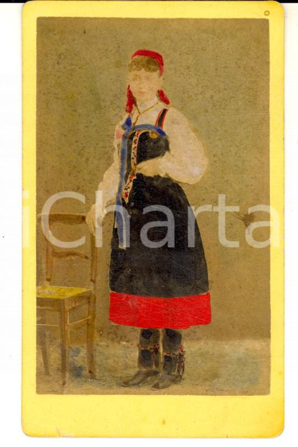 Fotografia d epoca originale 1870 VARALLO SESIA Donna in costume tradizionale Foto PIETROBON colorata a mano 1