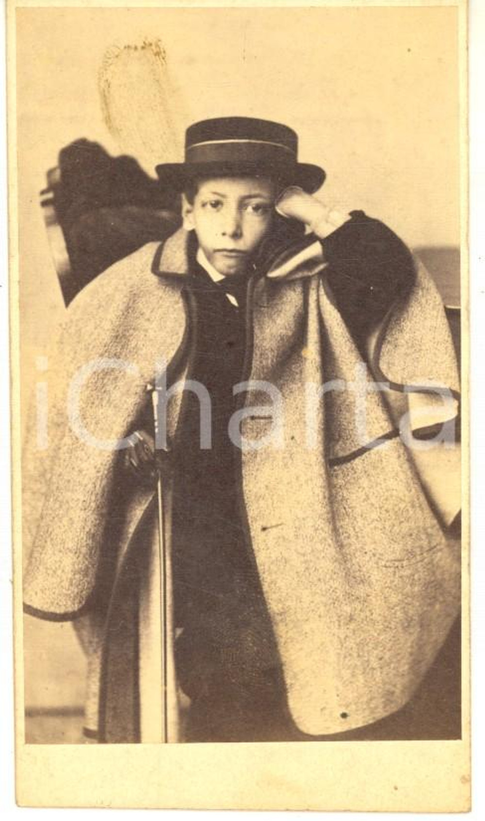 Fotografia d epoca originale 1870 ca s.l. Ritratto giovane Ennio MOLINELLI con bastone  Foto CURIOSA CDV 1