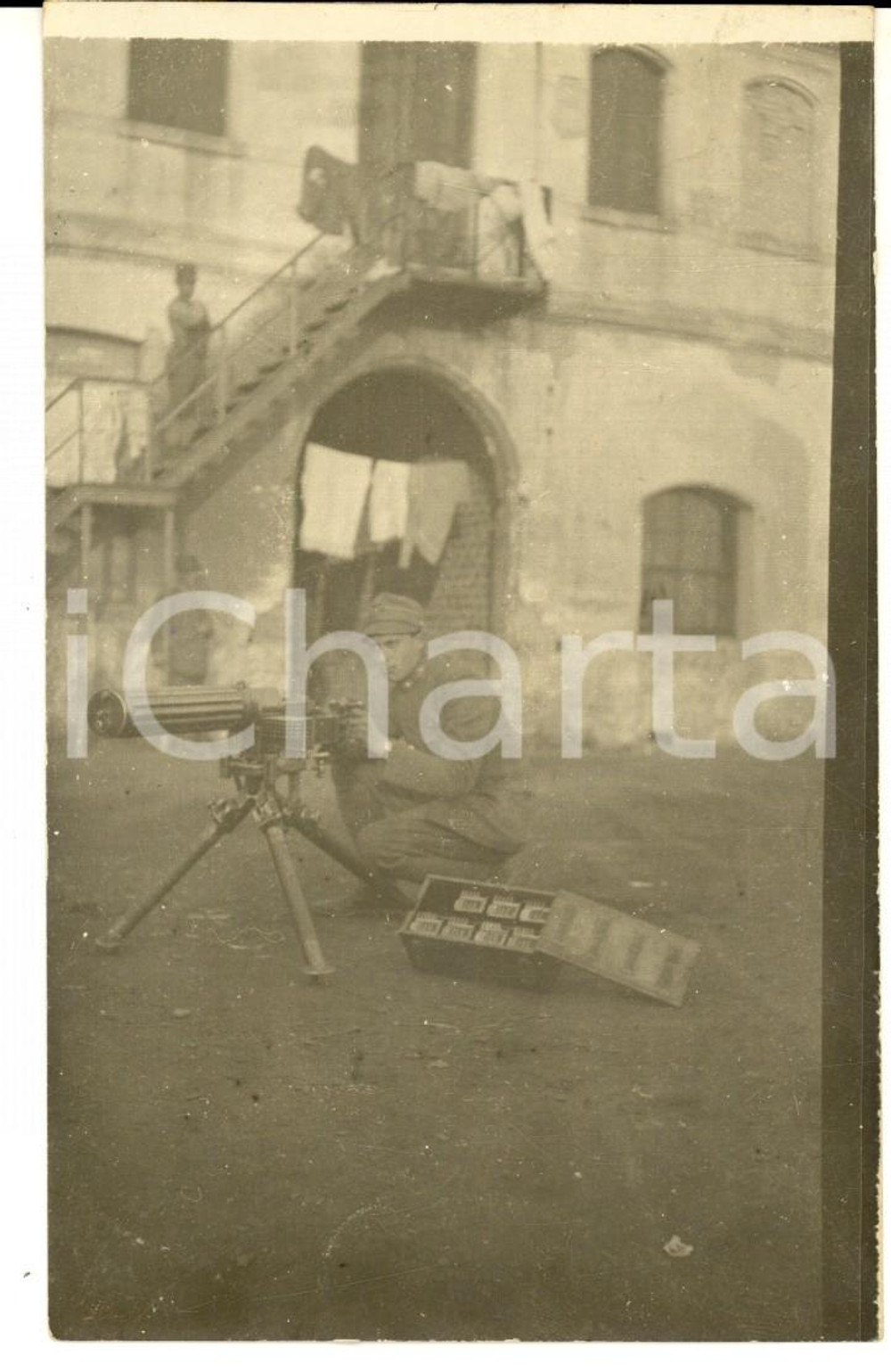 Fotografia d epoca originale 1918 WW1 TREVISO Sottotenente Giuseppe MASSABO  carica mitragliatrice Foto 8x13 1