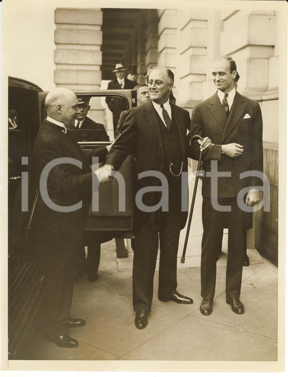 Fotografia d epoca originale 1934 WASHINGTON Franklin D. ROOSEVELT congratulated by Kenneth ROMNEY  Photo 1