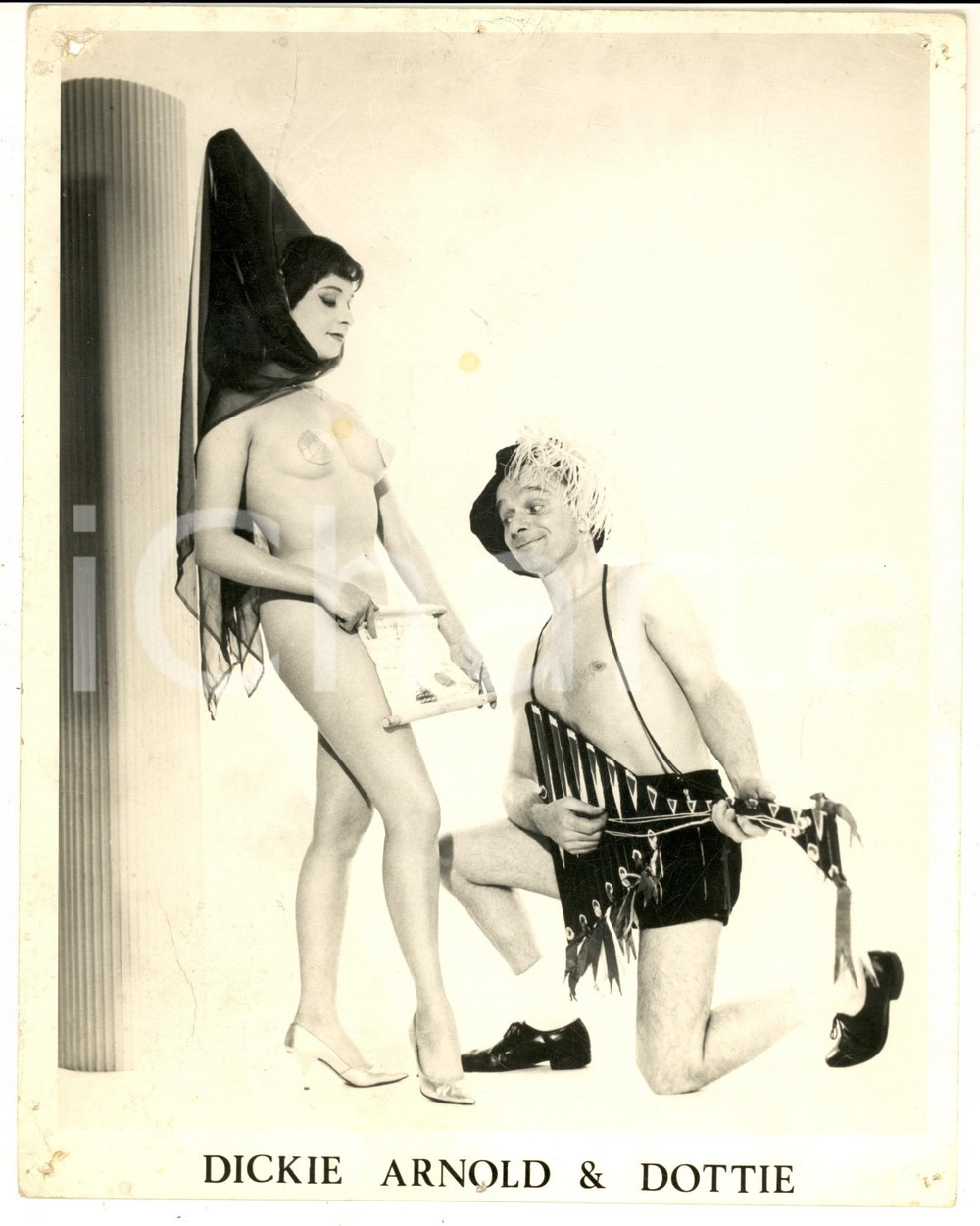 Fotografia d epoca originale 1970 ca PARIS EROTIC CABARET Dickie Arnold & Dottie castellana  Foto 18x24 1