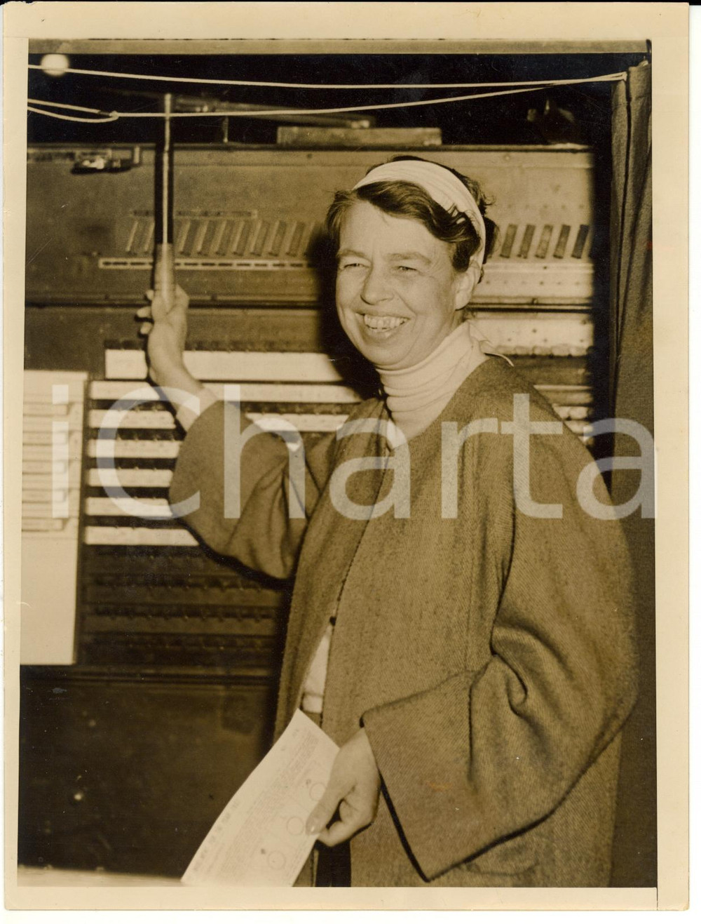 Fotografia d epoca originale 1936 NEW YORK Eleanor ROOSEVELT casting her ballot at Hyde Park  Photo 1