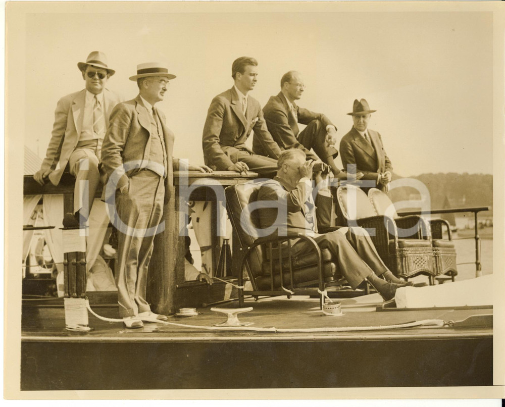 Fotografia d epoca originale 1938 ANNAPOLIS Charles Frances Adams Cup  Franklin ROOSEVELT watching regatta 1