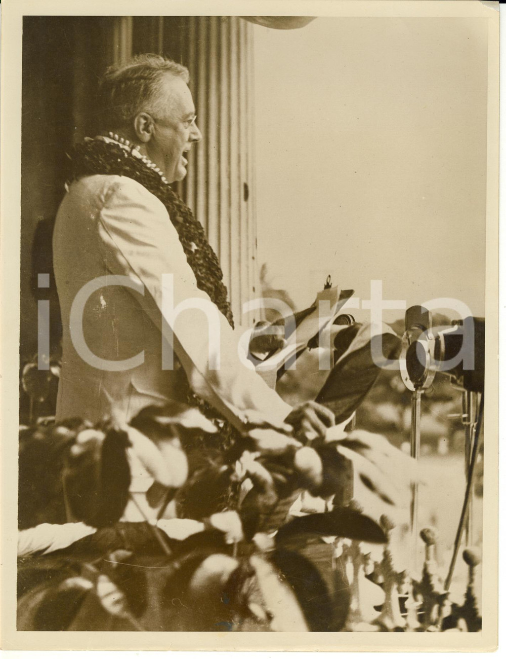 Fotografia d epoca originale 1934 HONOLULU City Hall  Franklin ROOSEVELT thanking natives for reception 1