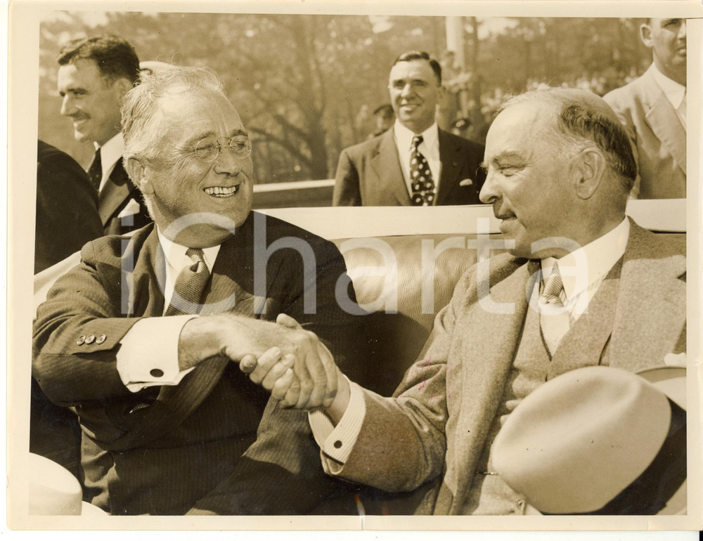 Fotografia d epoca originale 1938 ALEXANDRIA BAY Franklin ROOSEVELT and William MACKENZIE KING shaking hands 1