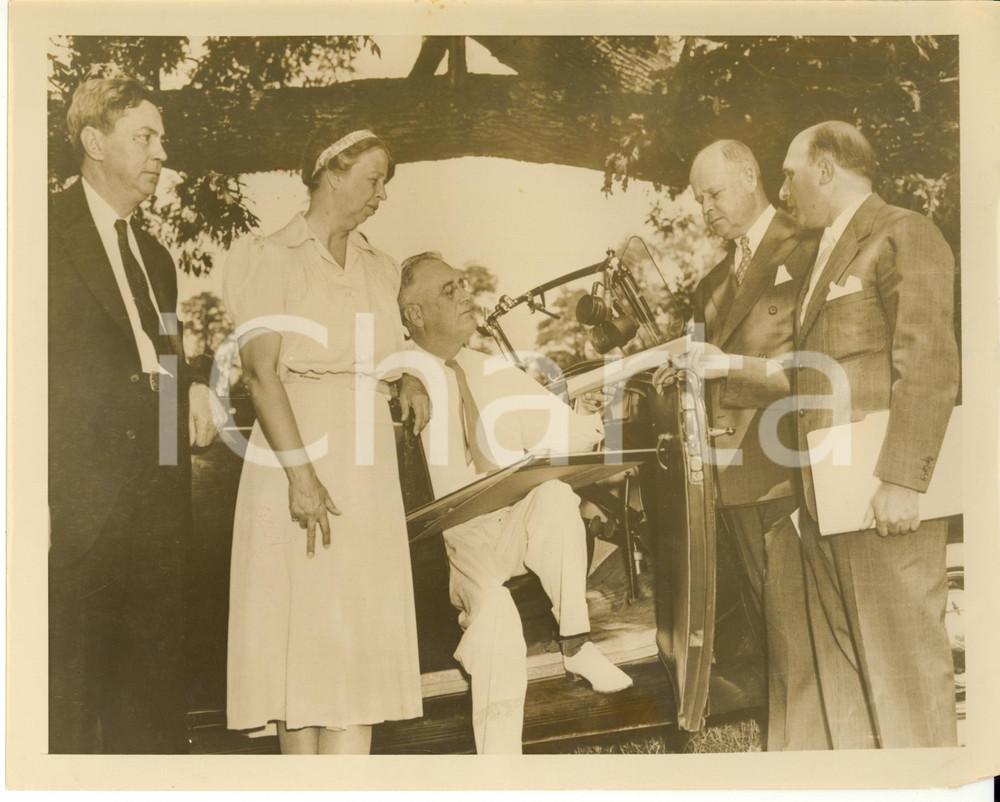Fotografia d epoca originale 1939 HYDE PARK Franklin and Eleanor ROOSEVELT signing for the new library Photo 1
