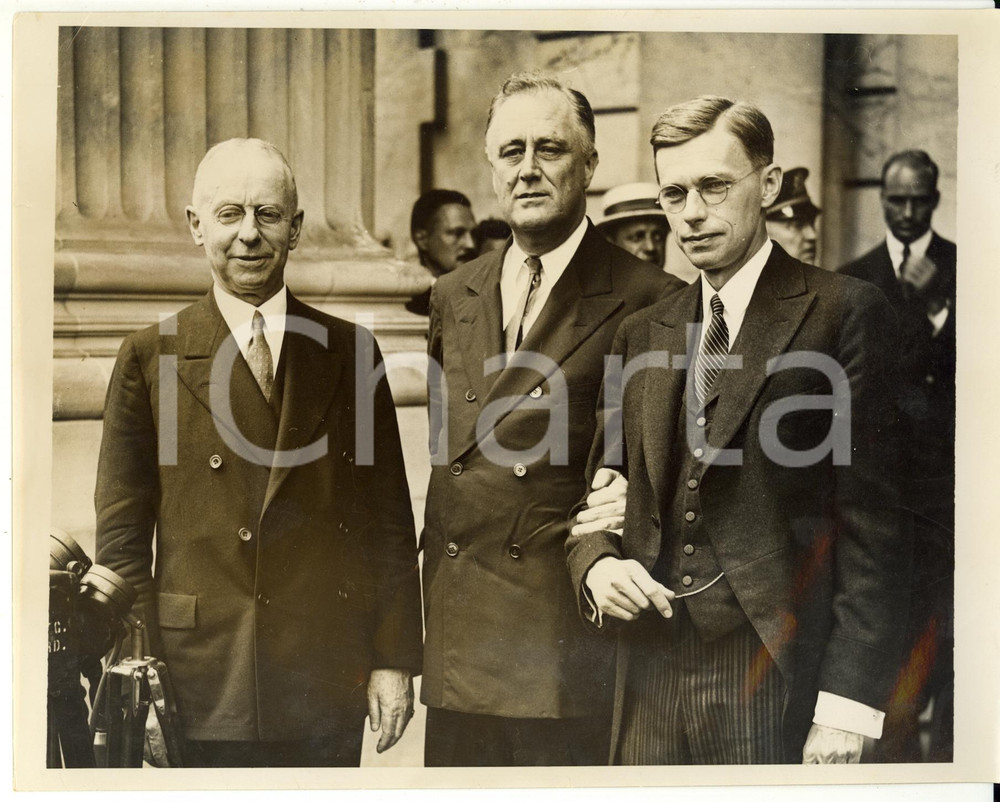 Fotografia d epoca originale 1934 NEW HAVEN Yale  Franklin ROOSEVELT receiving honorary degree in Laws PHOTO 1