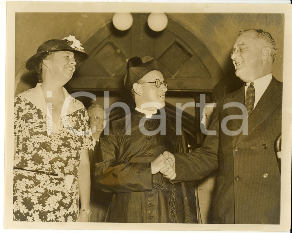 Fotografia d epoca originale 1930 ca POUGHKEEPSIE NY ST. JAMES CHURCH Eleanor and Franklin ROOSEVELT Photo 1