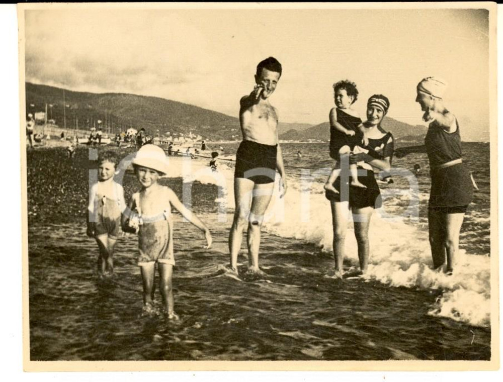 Fotografia d epoca originale Agosto 1928 LAVAGNA Scherzi di bambini in spiaggia Foto VINTAGE 11x8 cm 1