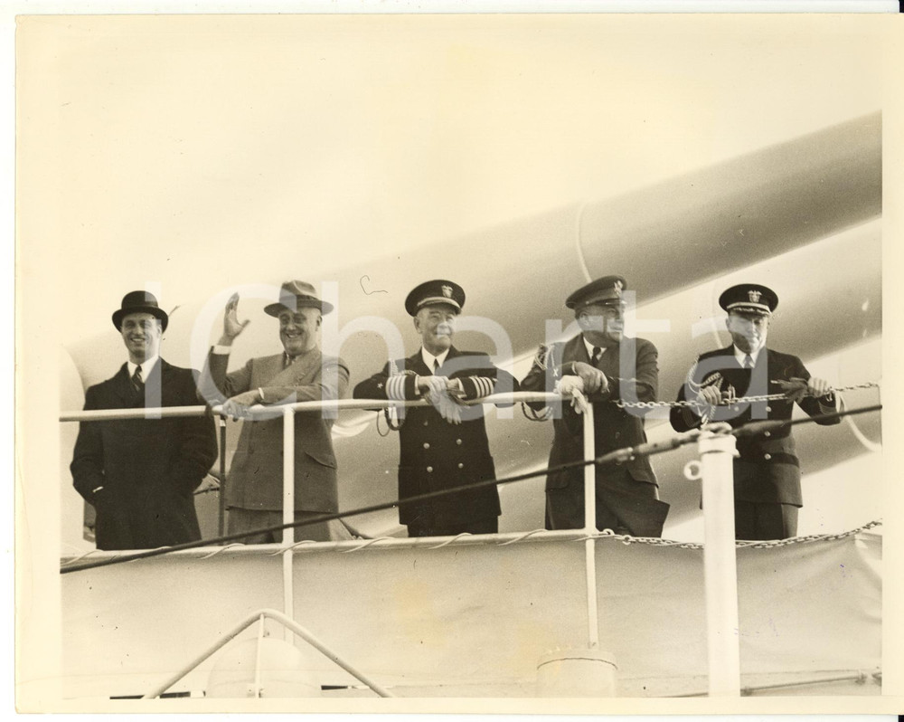 Fotografia d epoca originale 1936 USS INDIANAPOLIS Franklin D. ROOSEVELT with his son James and Paul BASTEDO 1