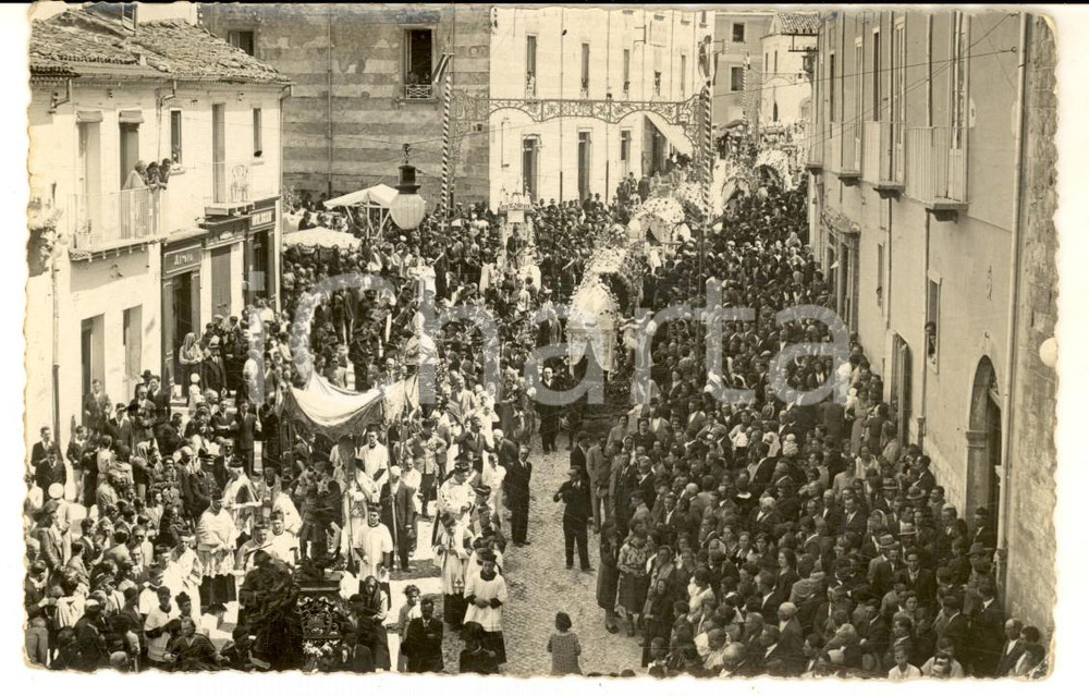 Fotografia d epoca originale 1950 ca LARINO Festa SAN PARDO  Processione al Palazzo Ducale  Foto cartolina 1
