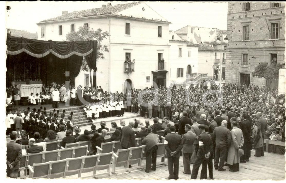 Fotografia d epoca originale 1950 ca LARINO Festa SAN PARDO  Folla in piazza Vittorio Emanuele  Foto 1
