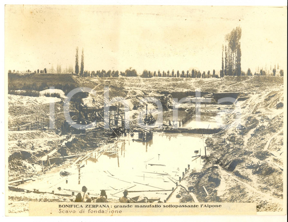 Fotografia d epoca originale 1930 ca VERONA  BONIFICA ZERPANA Manufatto sottopassante l Alpone  Scavo Foto 1