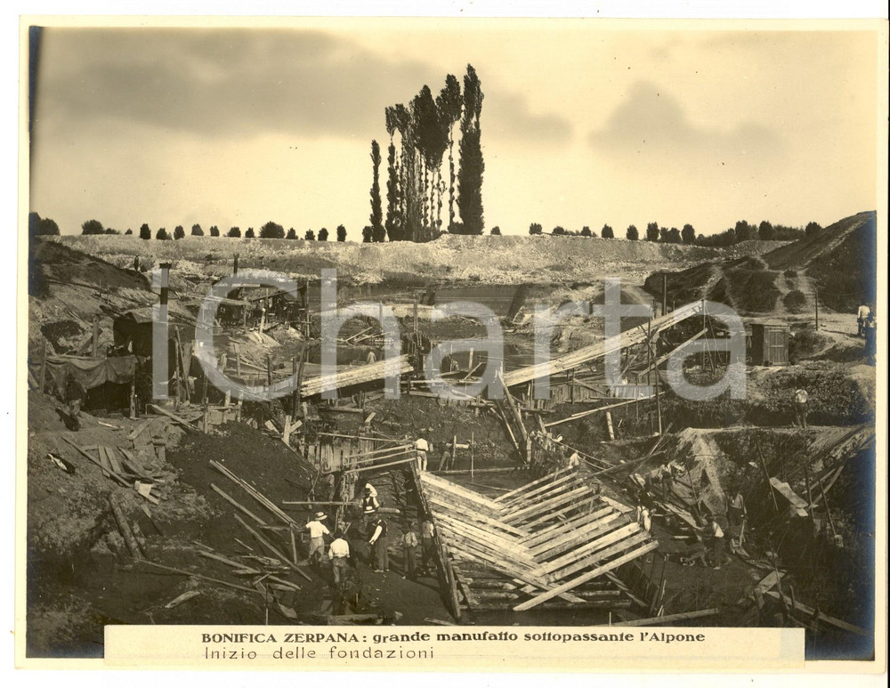 Fotografia d epoca originale 1930 ca VERONA  BONIFICA ZERPANA Manufatto sottopassante l Alpone  Fondazioni 1