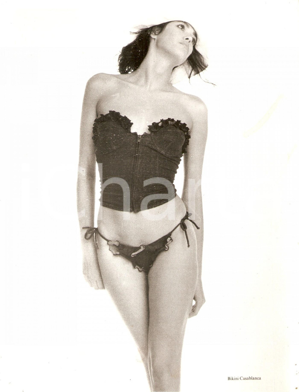 Fotografia d epoca originale 1975 ca EROTICA VINTAGE Model wears a bikini Casablanca Foto 24x17 cm 1