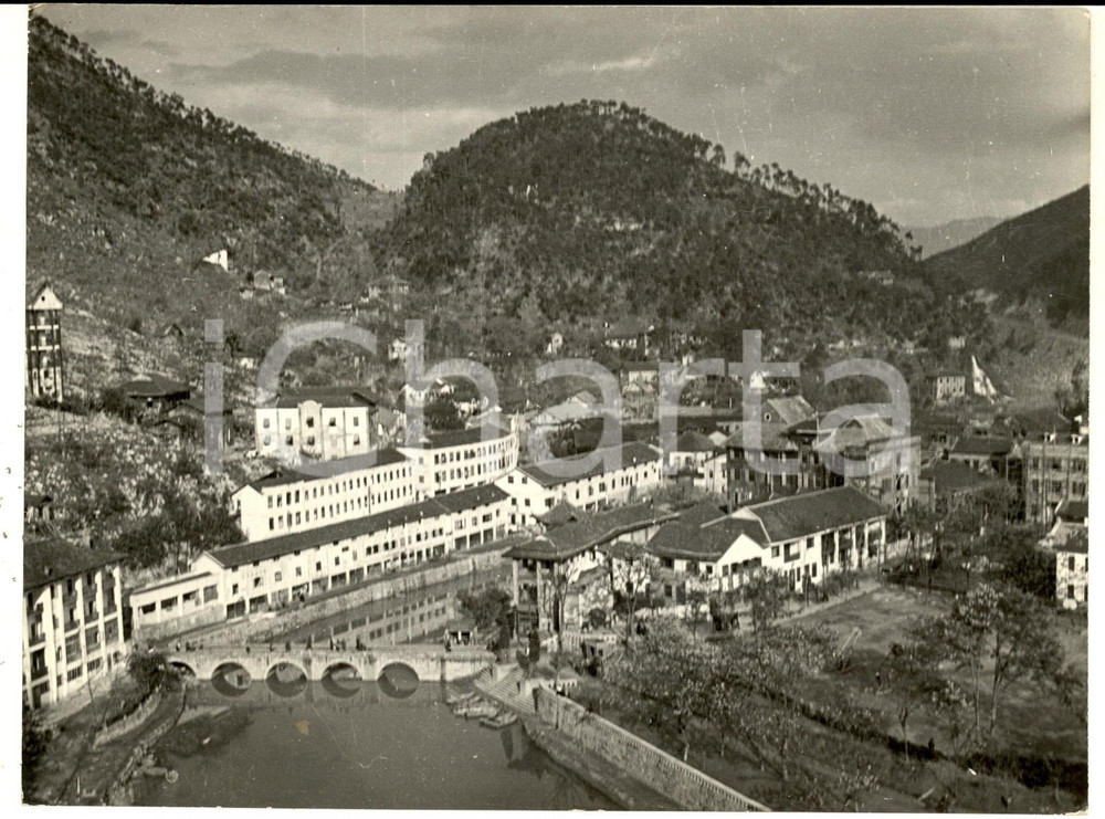 Fotografia d epoca originale 1950 ca CHONGQING CHINA Workers  Sanatorium in South Hot Spring  Photo 20x14 1