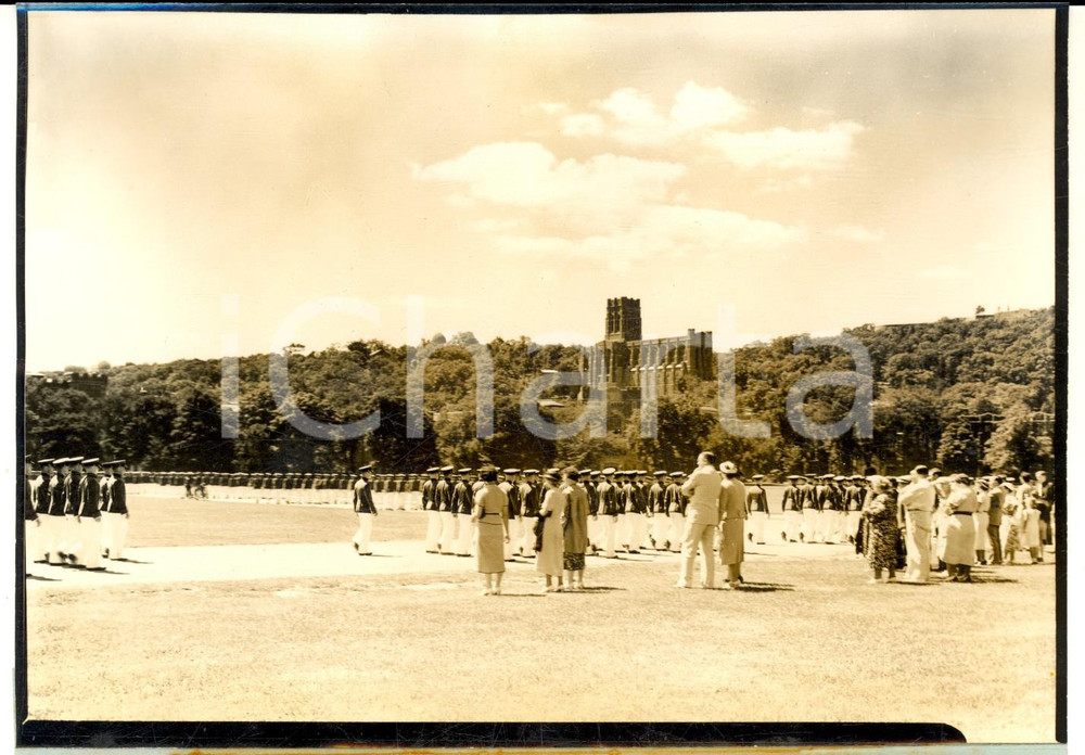 Fotografia d epoca originale 1940 ca WEST POINT USMA Cadets marching to Recess Hall from Summer Quarters 1