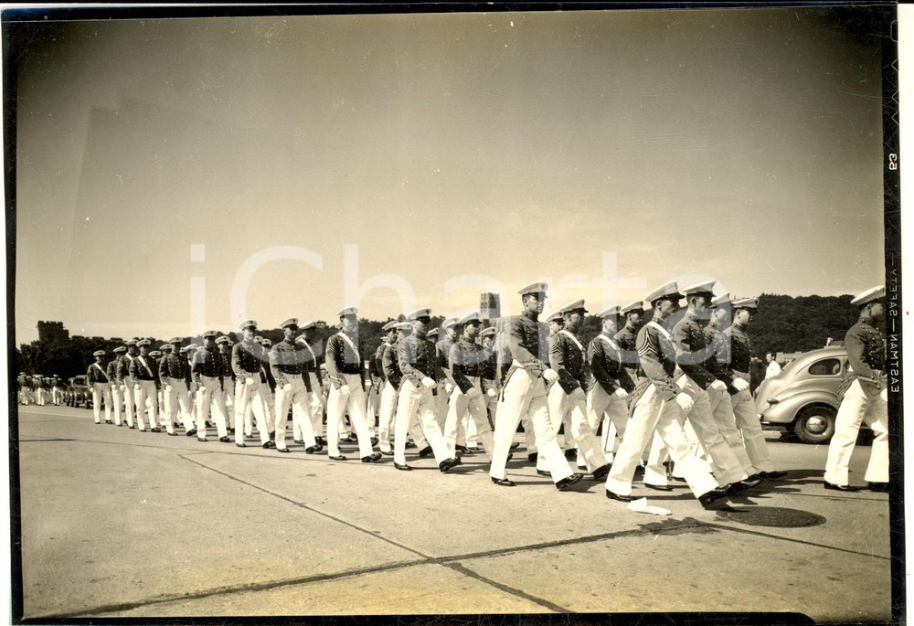 Fotografia d epoca originale 1940 ca WEST POINT USMA Upper classmen marching to graduation ceremonies  Photo 1