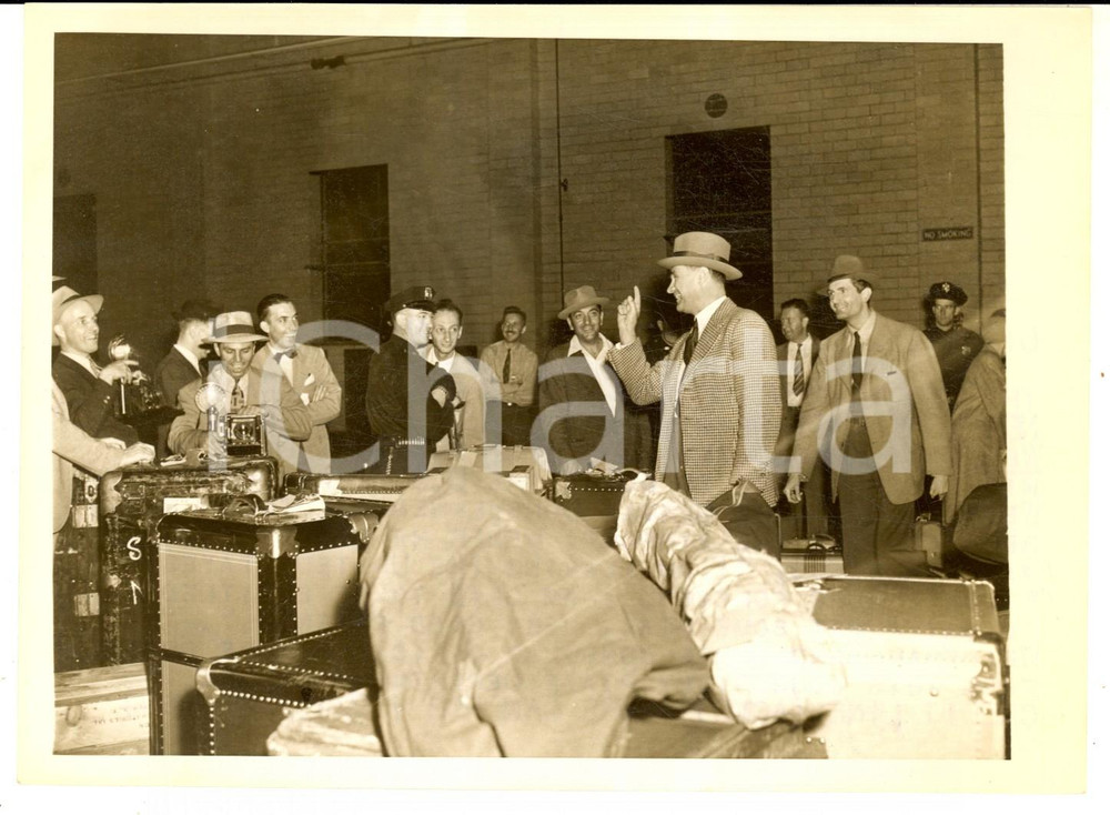 Fotografia d epoca originale 1941 NEW YORK Fritz WIIDEMANN on his arrival to board US Transport West Point 1