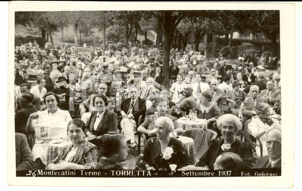 Fotografia d epoca originale 1937 MONTECATINI Un affollata villeggiatura allo stabilimento TORRETTA Foto 1