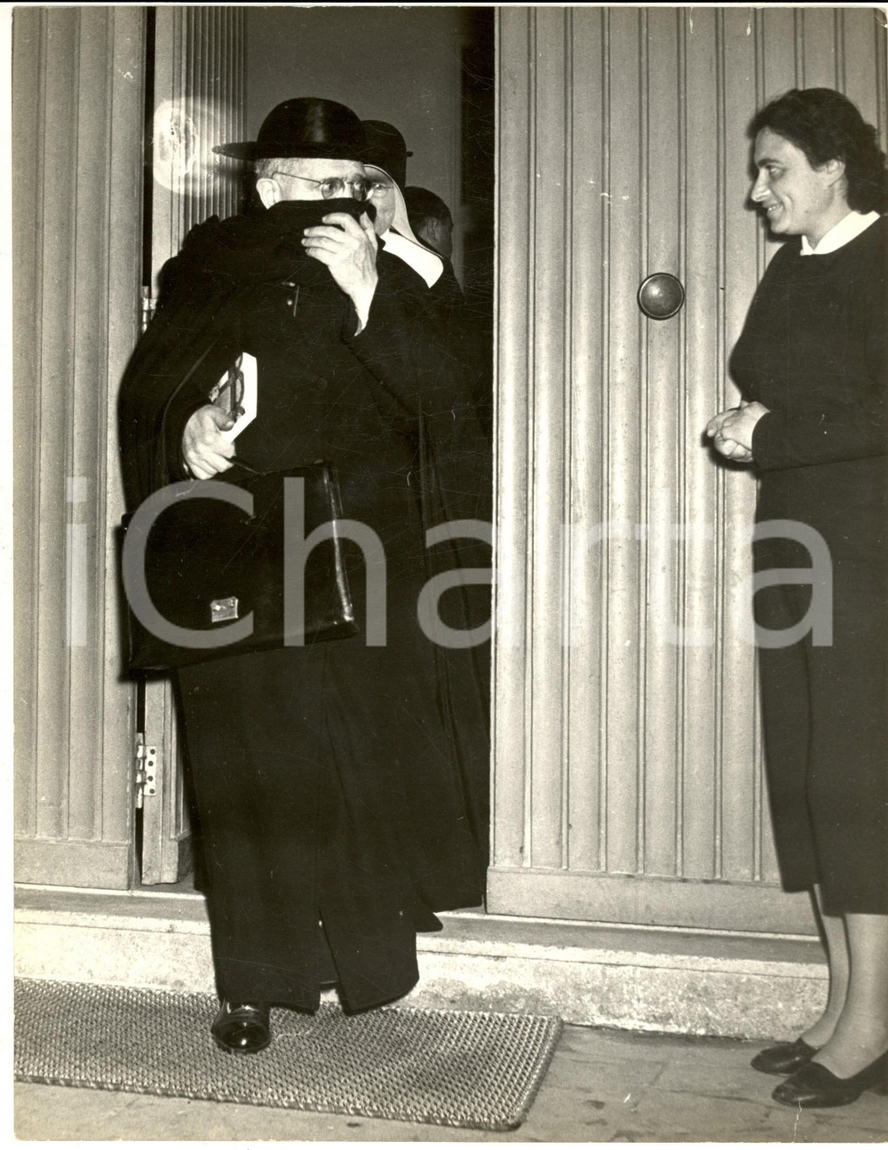 Fotografia d epoca originale 1959 ROMA Arrivo card. Domenico TARDINI presso istituto religioso Foto 21x27 cm 1