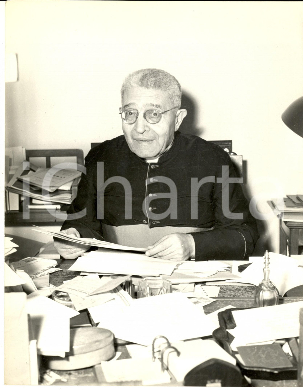 Fotografia d epoca originale 1959 ROMA Ritratto del card. Domenico TARDINI nel suo studio  Fotografia 21x27 1