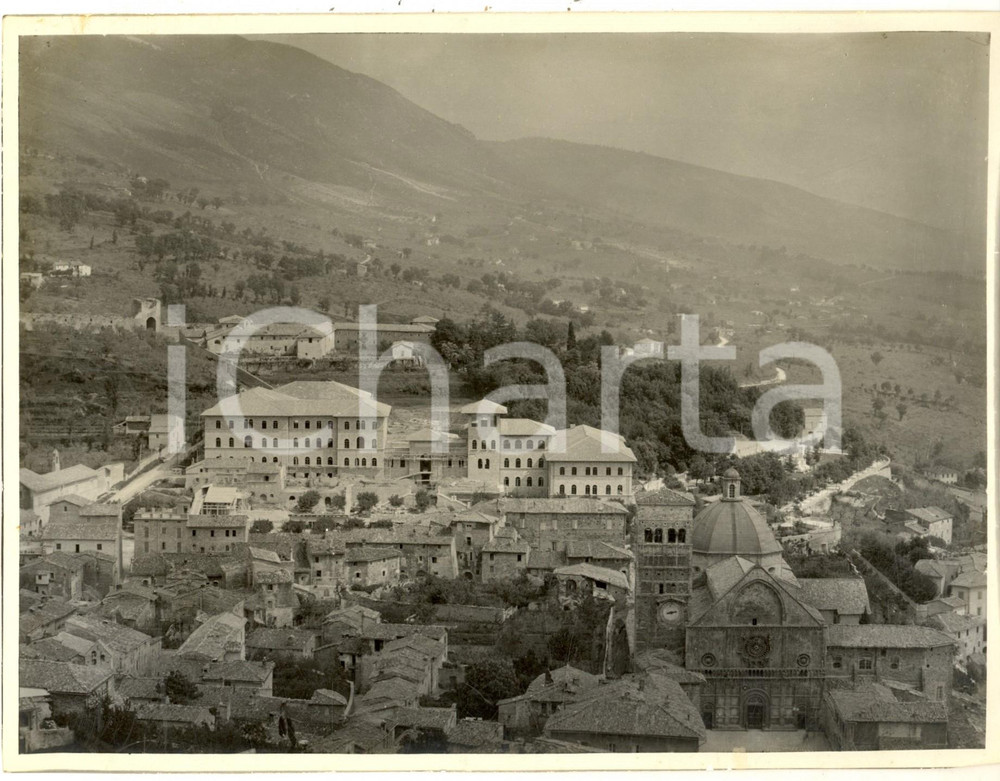 Fotografia d epoca originale 1925 ca ASSISI Veduta aerea nuovo Convitto Principe di Napoli in costruzione 1