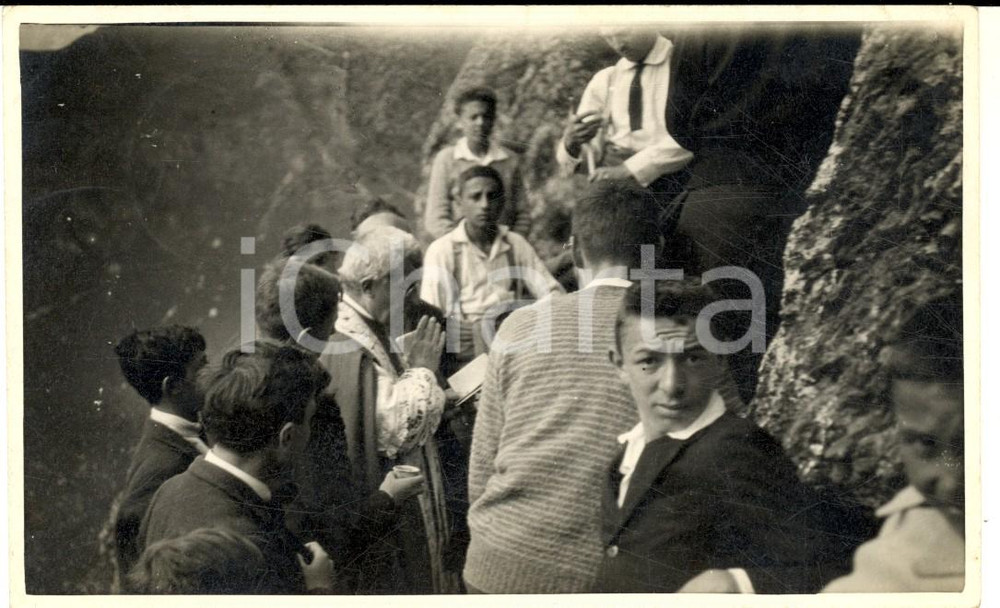 Fotografia d epoca originale 1926 LOMBARDIA Messa in montagna per giovani escursionisti  Foto cartolina 1