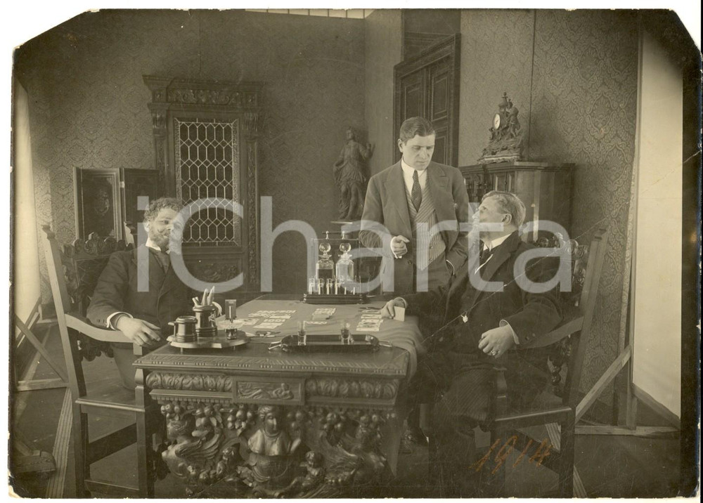 Fotografia d epoca originale 1920 ca ITALIA Una partita a carte tra professionisti  Foto CURIOSA 18x13 cm 1