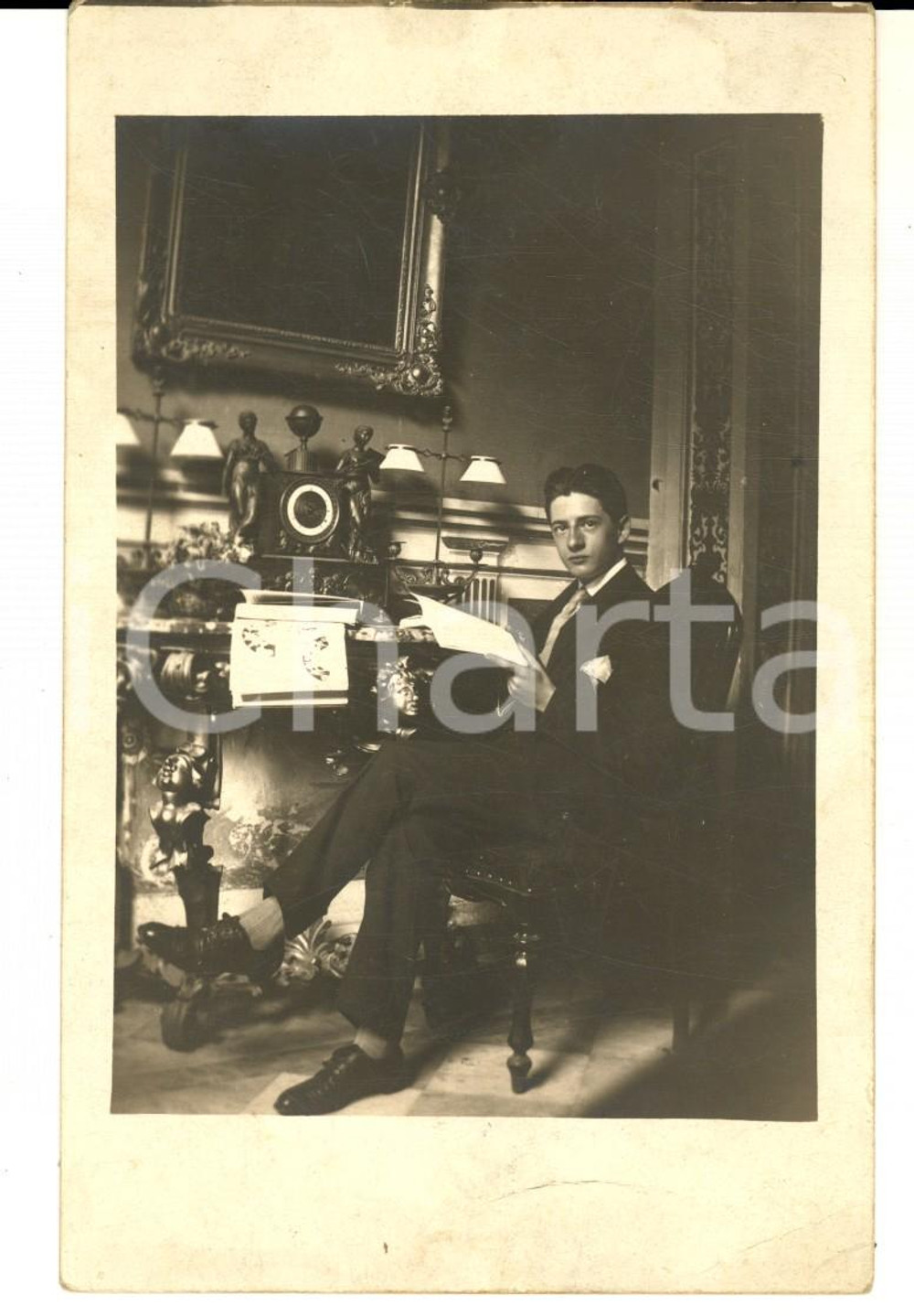 Fotografia d epoca originale 1925 ca ITALIA Ritratto del giovane Giuseppe MARCHESE nello studio  Foto 1