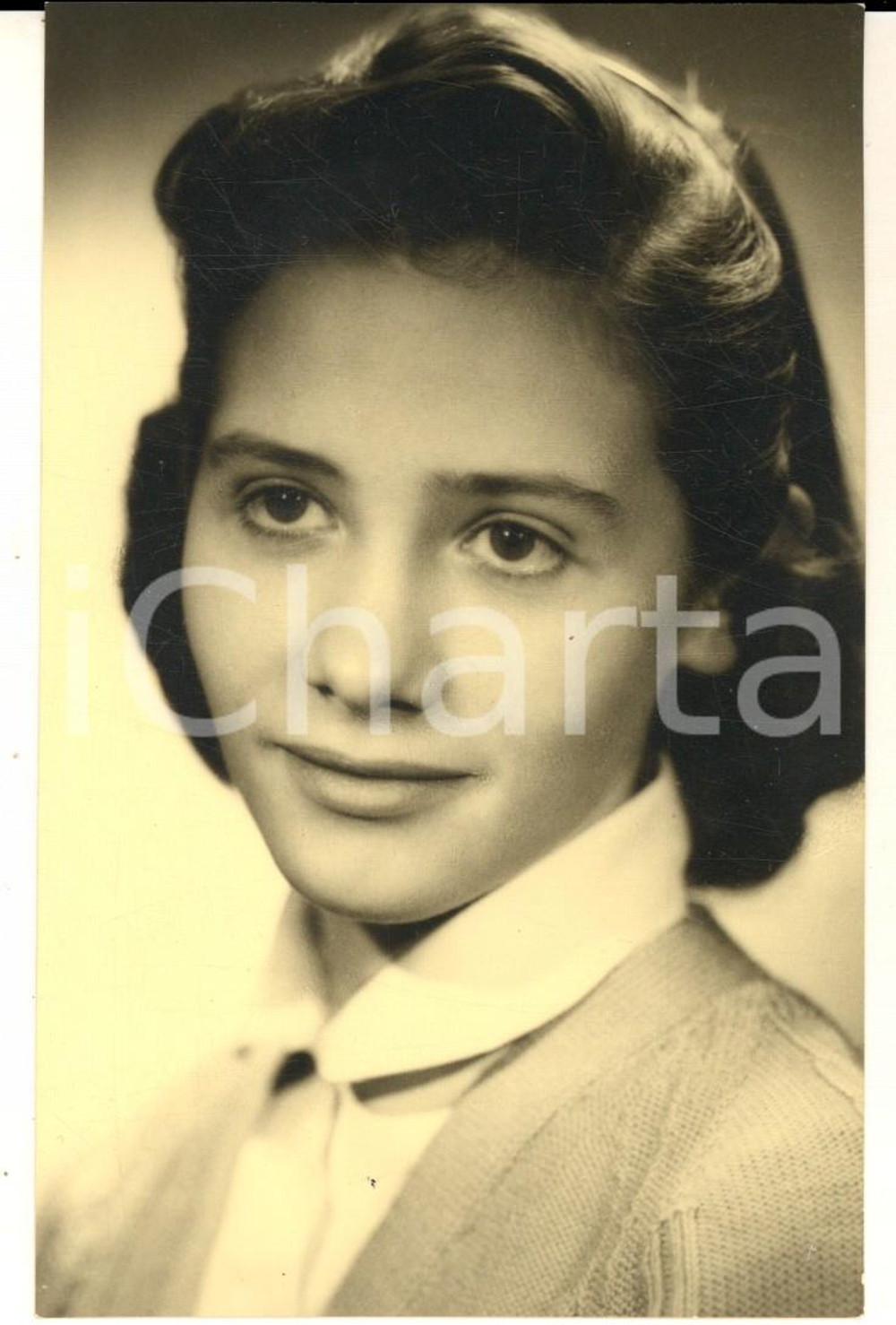 Fotografia d epoca originale 1950 ca BIELLA Ritratto di giovane donna  Foto cartolina Italo MARTINERO 1