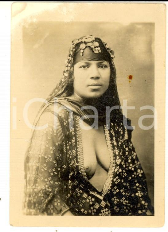Fotografia d epoca originale 1930 ca EROTICA VINTAGE Donna araba seminuda con turbante  Foto 6x9 cm 1