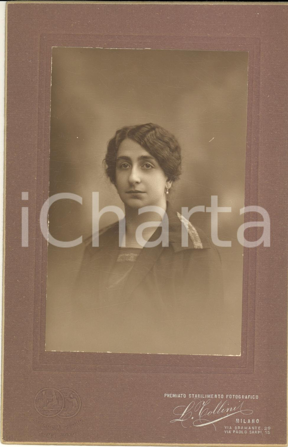 Fotografia d epoca originale 1925 MILANO Ritratto di donna con blusa ricamata Foto TOLLINI via Paolo SARPI 1