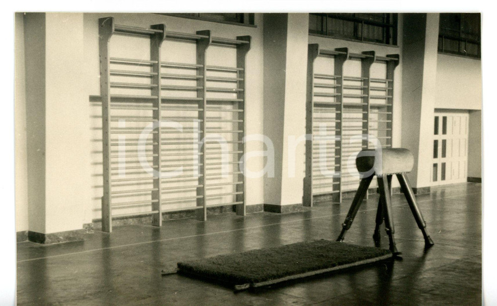 Fotografia d epoca originale 1951 MILANO Istituto Leone XIII  Palestra con attrezzi ginnici Foto VINTAGE 1
