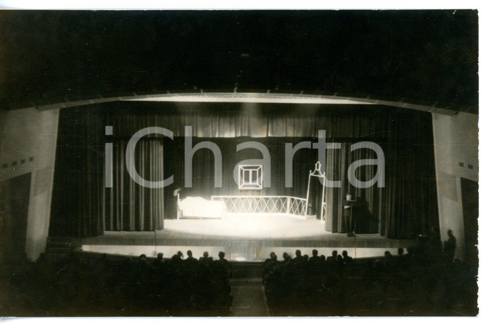 Fotografia d epoca originale 1951 MILANO Istituto Leone XIII  Spettacolo teatrale  Fotocartolina VINTAGE 1